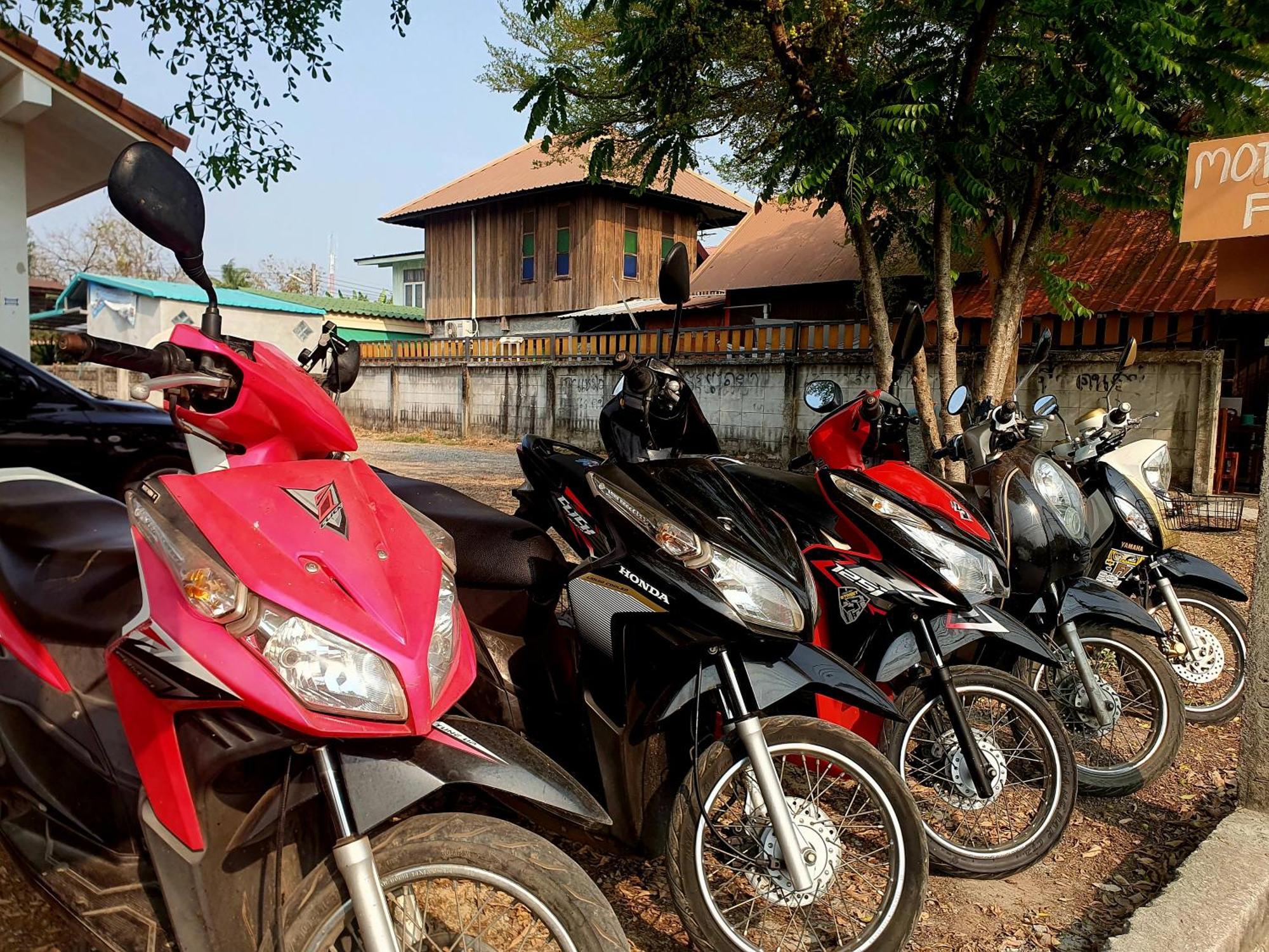 Perfect Resort And Motorbike & Bicycle For Rents Sukhothai Bagian luar foto