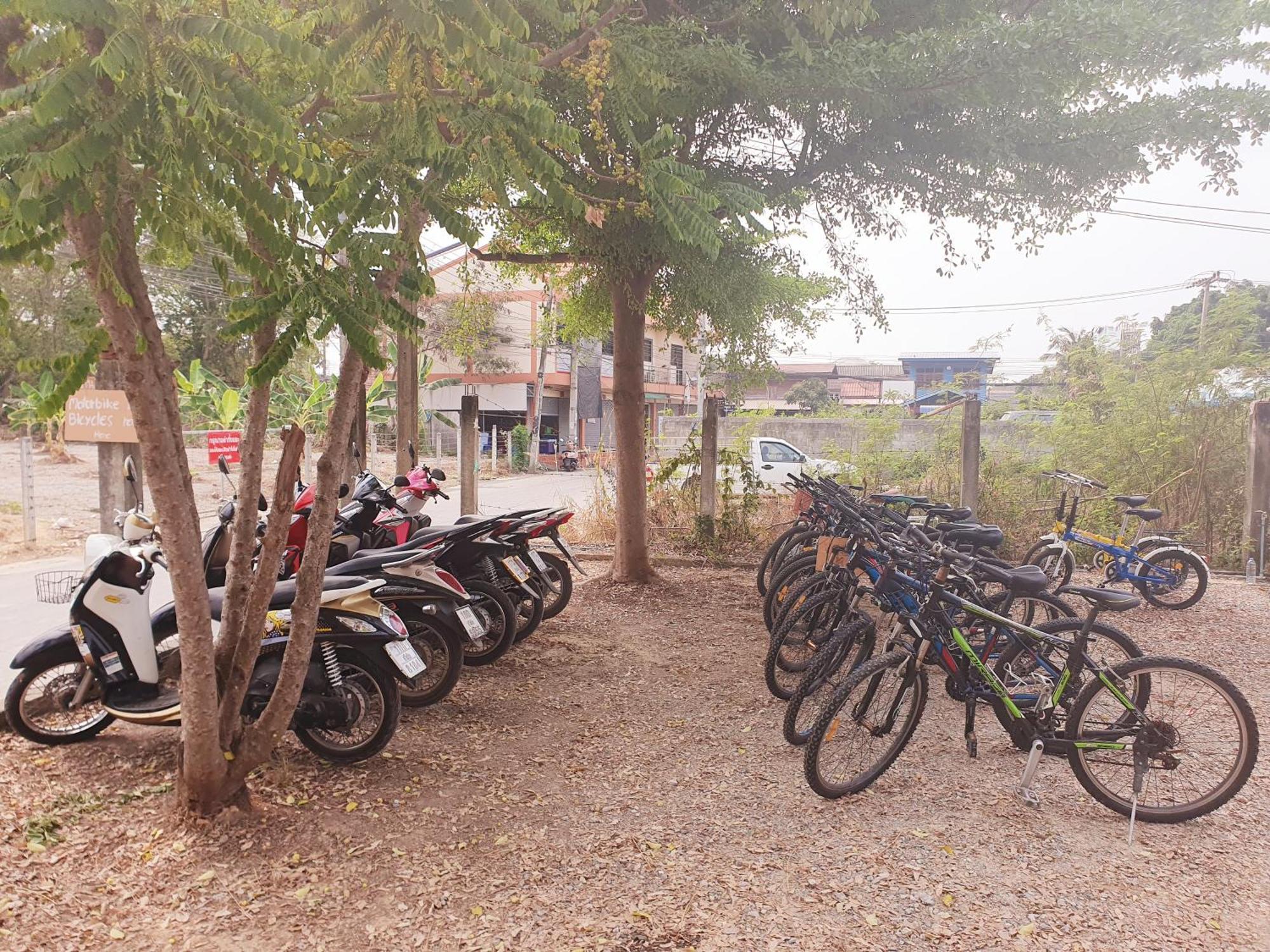 Perfect Resort And Motorbike & Bicycle For Rents Sukhothai Bagian luar foto