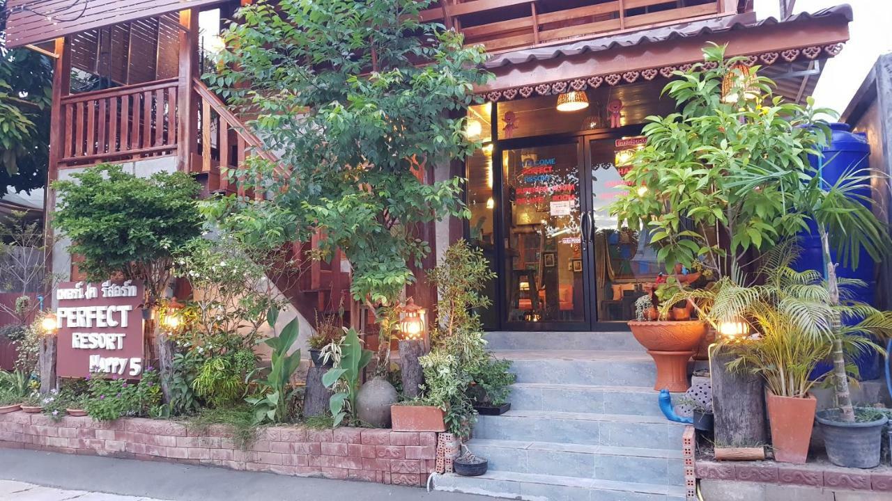 Perfect Resort And Motorbike & Bicycle For Rents Sukhothai Bagian luar foto